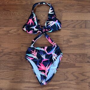 PINK Victoria’s Secret Tropical Print Cutout One Piece Swimsuit Halter Sz M